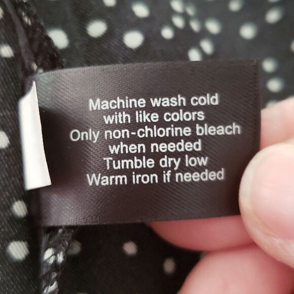 Lane Bryant Black White Polka Dot Cold Shoulder Top Sz 20 - Picture 7 of 7